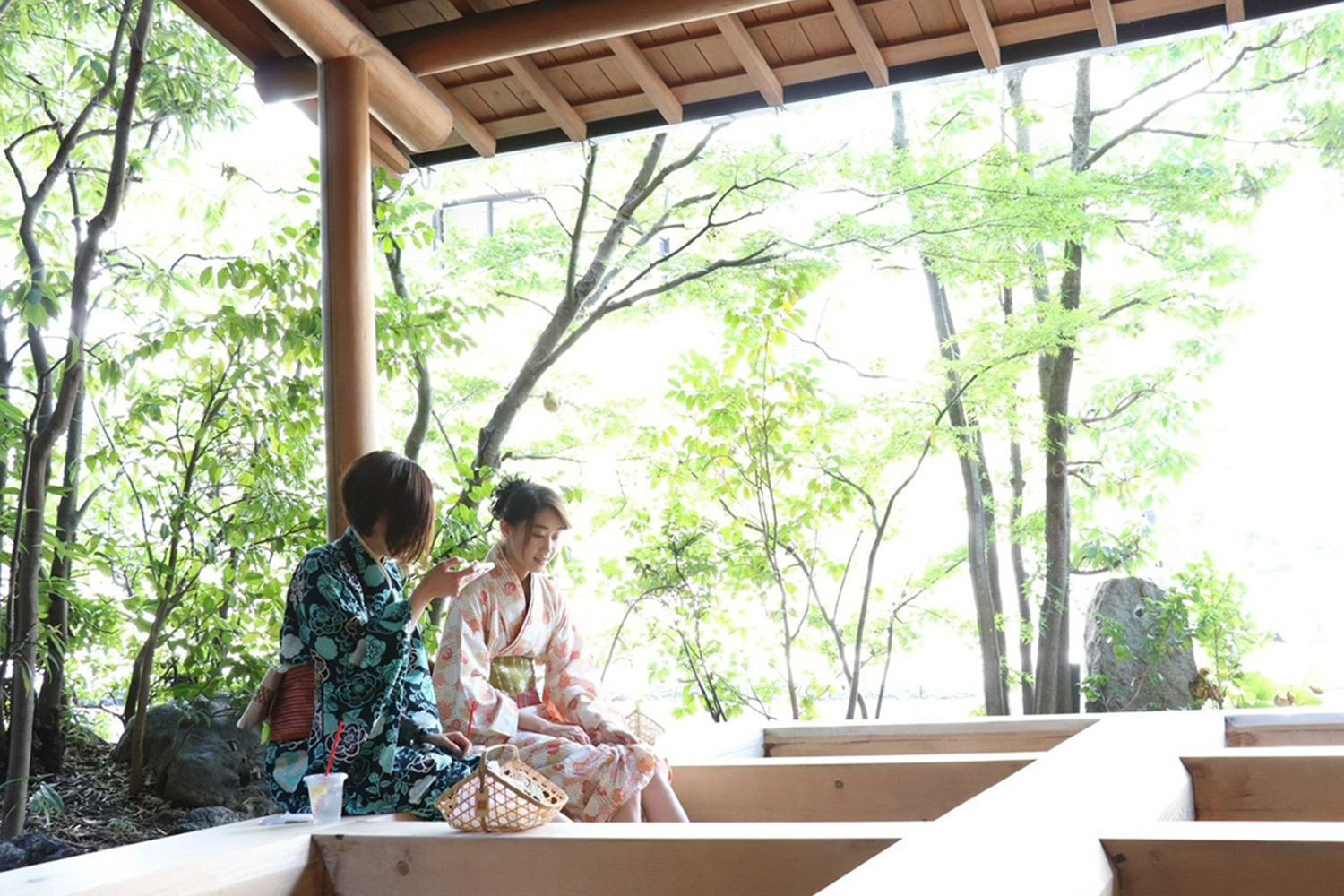 足湯「伊予の湯桁」
