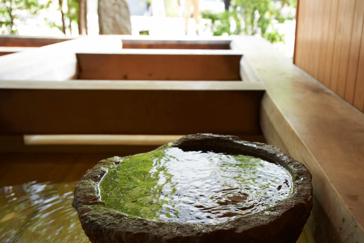足湯「伊予の湯桁」